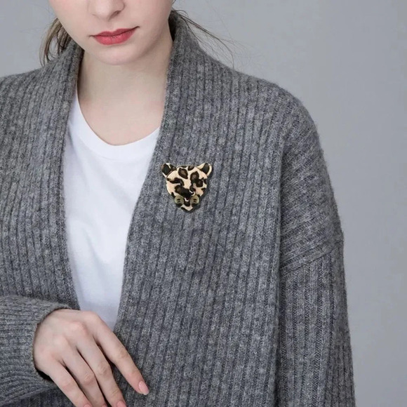 VQ Leopard Brooch - Picture 3 of 5